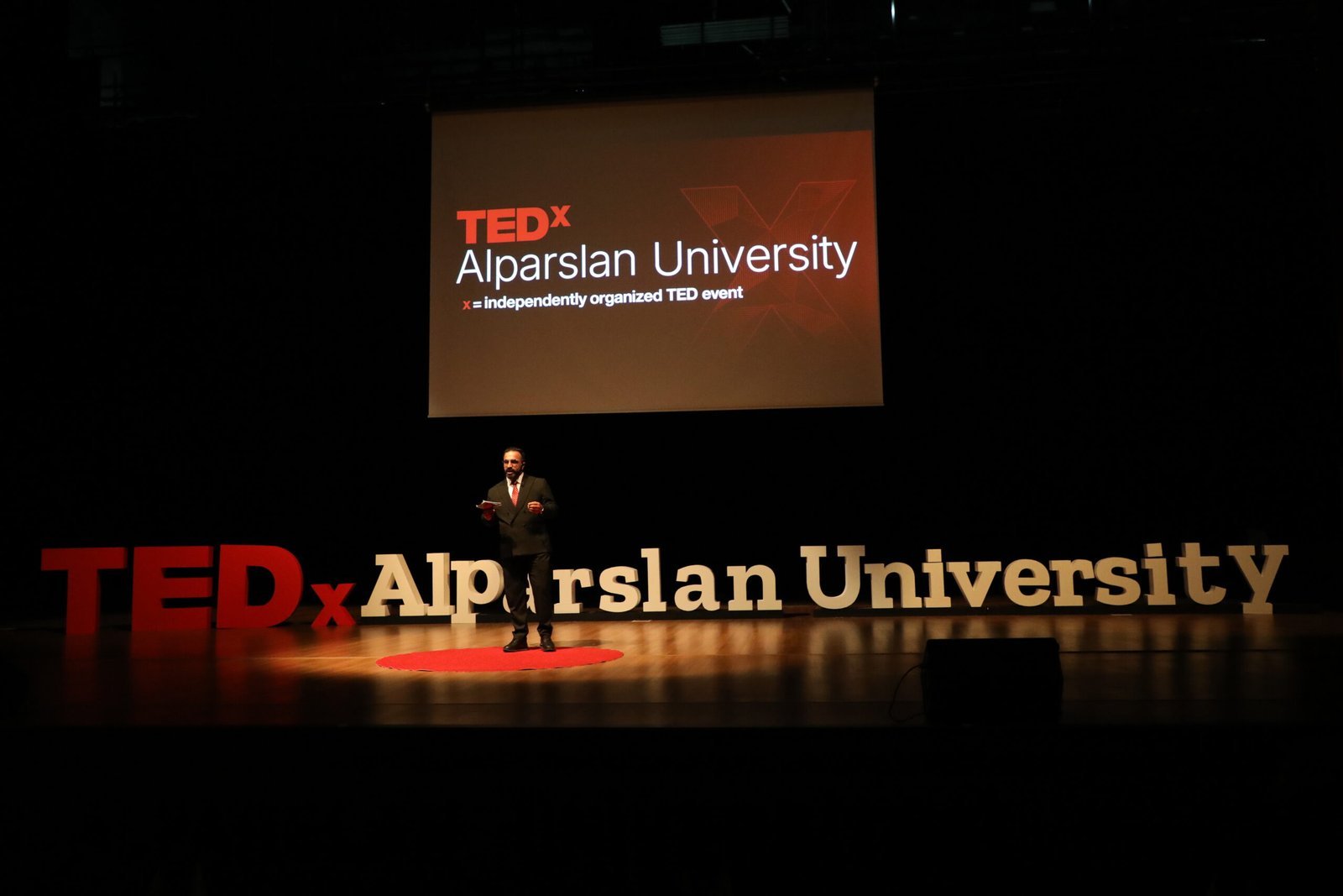 Seyfettin Boğazlı TEDx sahnesinde